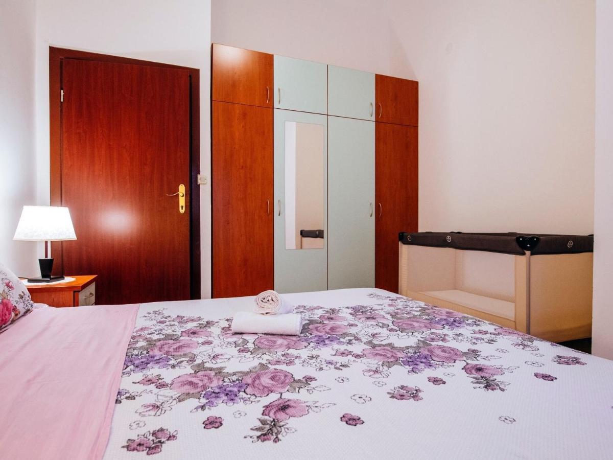 Splendid Holiday Home In Jasenice Масленица Экстерьер фото
