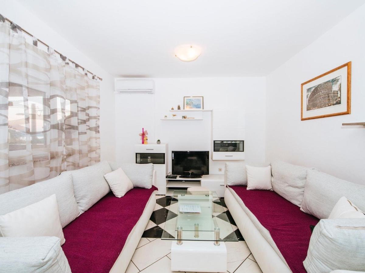 Splendid Holiday Home In Jasenice Масленица Экстерьер фото